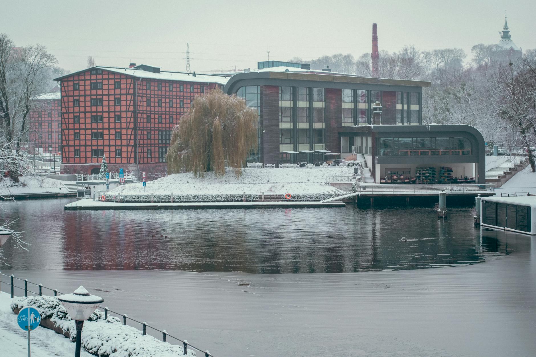 Bydgoszcz: mapa miasta z zaznaczonymi punktami wydarzeń i symbolem apelu o pomoc